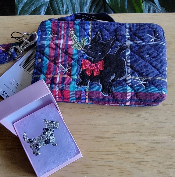 Vera Bradley Plaid Holiday Snowflake Wristlet with Scotty Dog & Brooch. - Picture 1 of 9